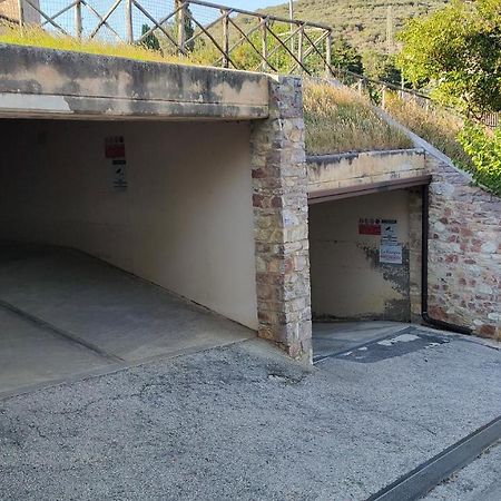 La Cantina Dei Cappuccini Spello Exterior foto